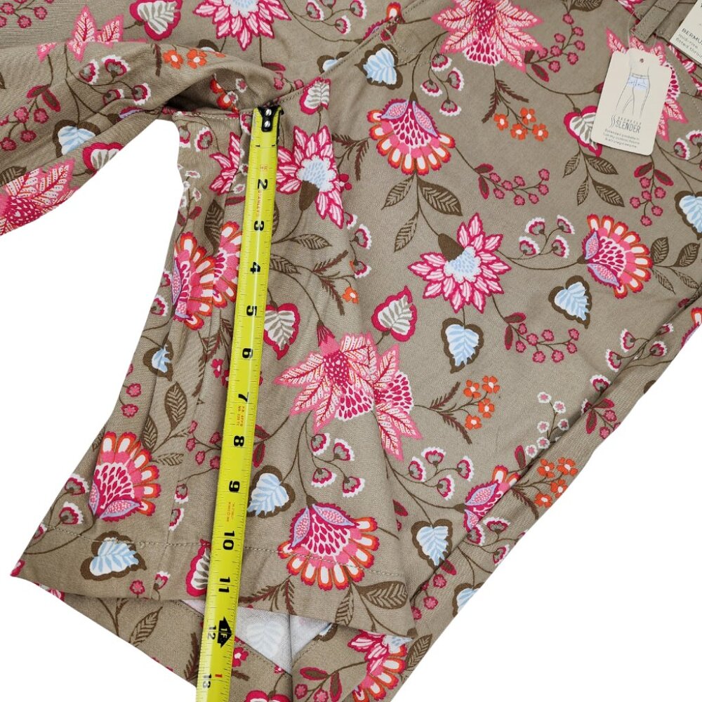 New St Johns Bay Womens 16 36x11 Mid Rise Floral Secretly Slender Bermuda Shorts - Picture 12 of 15